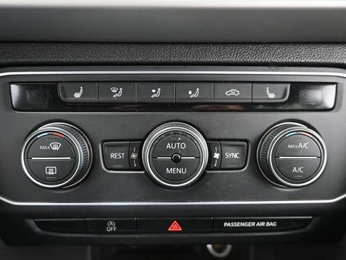 Used 2021 Volkswagen Atlas SE FWD image 22