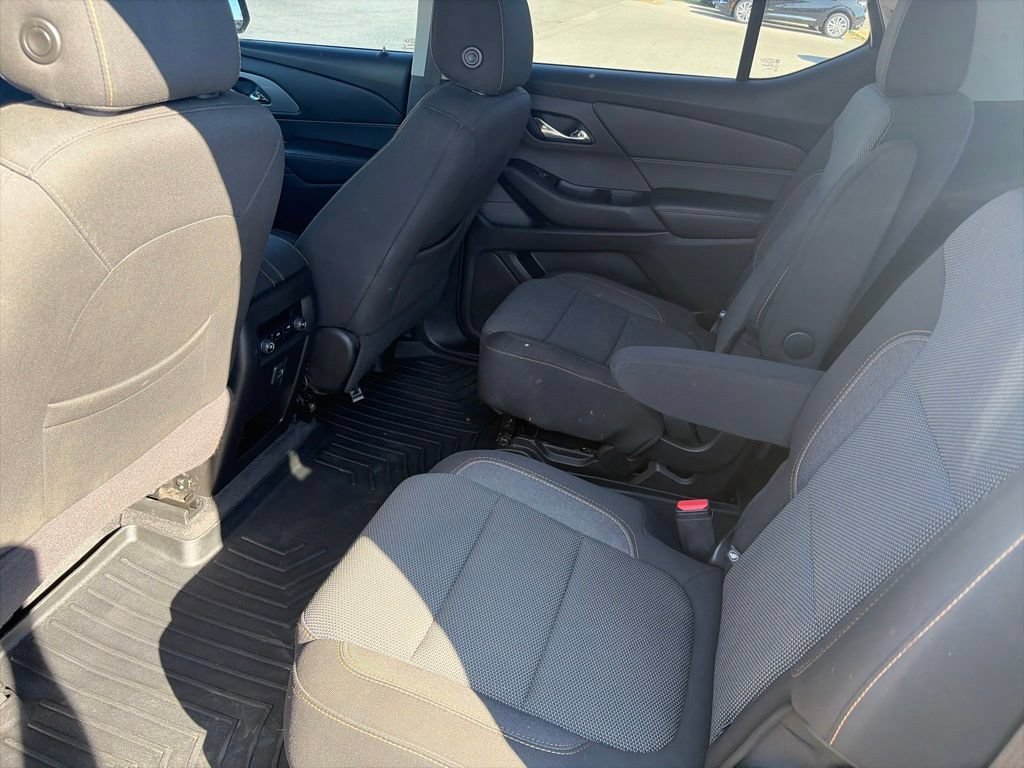 Used 2019 Chevrolet Traverse LT FWD image 11