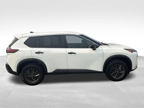 Used 2022 Nissan Rogue S FWD image 6