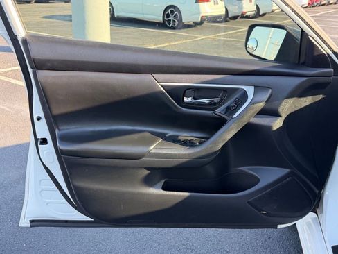 Used 2017 Nissan Altima 2.5 S w/ Power Driver Seat Package image 13