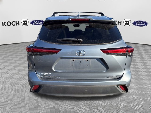 Used 2021 Toyota Highlander XLE AWD/4WD image 7