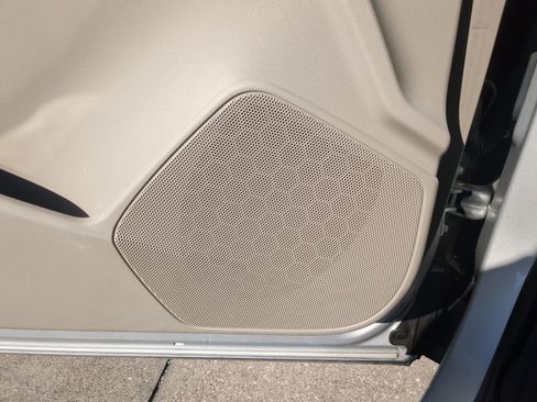 Used 2020 Cadillac XT4 Premium Luxury w/ Cold Weather Package image 18