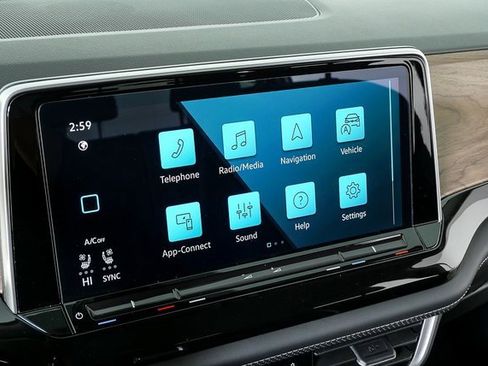 Certified 2025 Volkswagen Atlas SE image 7