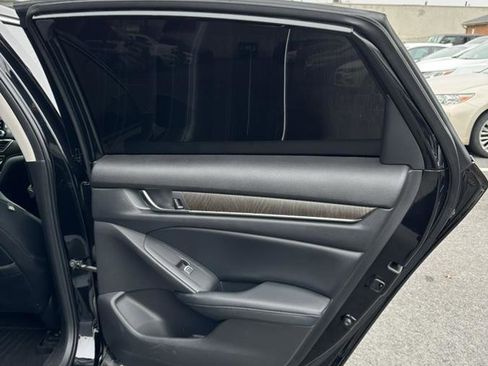 Used 2018 Honda Accord EX-L image 12