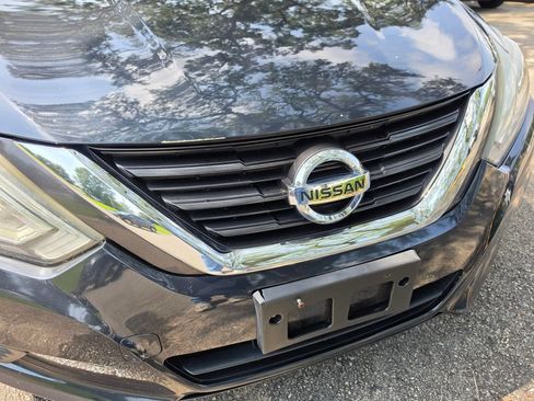 Used 2017 Nissan Altima 2.5 S w/ Power Driver Seat Package FWD image 13