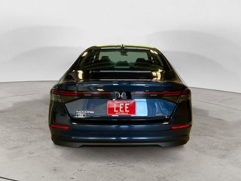 New 2025 Honda Accord SE image 4