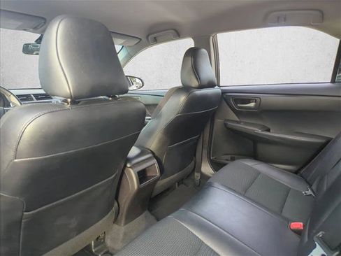 Used 2017 Toyota Camry SE image 15