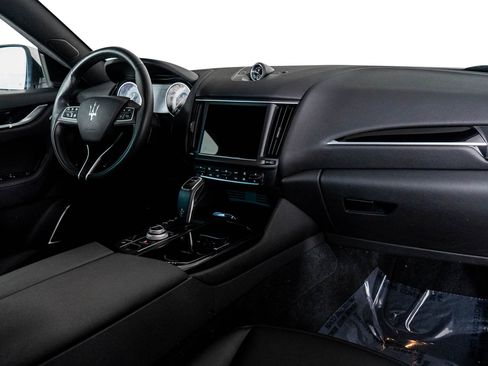 Used 2022 Maserati Levante Modena image 19