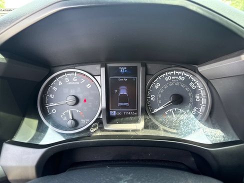 Used 2017 Toyota Tacoma TRD Sport w/ Premium & Technology Package AWD/4WD image 19