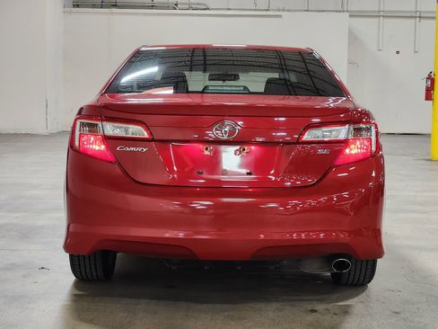 Used 2013 Toyota Camry SE image 10