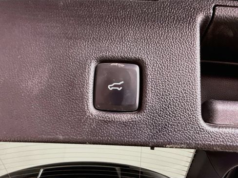 Used 2025 Ford Escape Platinum AWD/4WD image 36