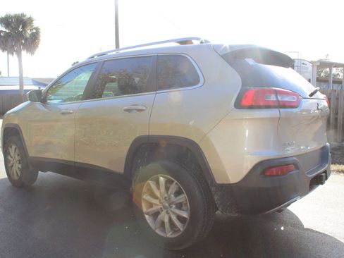 Used 2014 Jeep Cherokee Limited w/ Luxury Group image 3