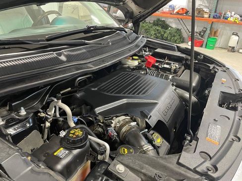 Used 2016 Ford Explorer Platinum image 45