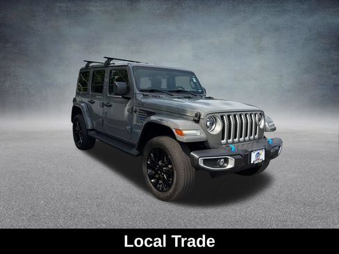 Used 2023 Jeep Wrangler Unlimited Sahara w/ Cold Weather Group AWD/4WD image 9