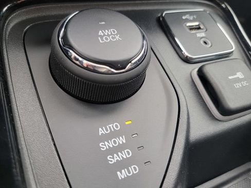Certified 2021 Jeep Compass Limited AWD/4WD image 7