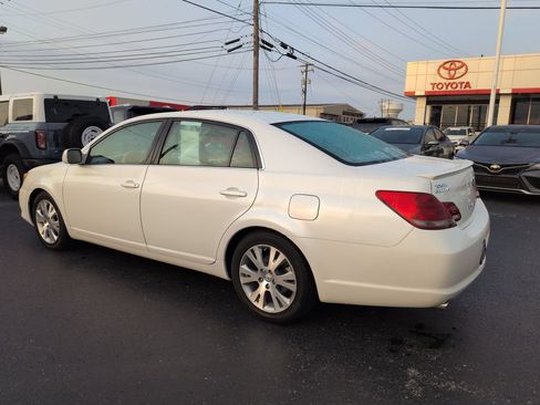 Used 2008 Toyota Avalon XLS FWD image 4