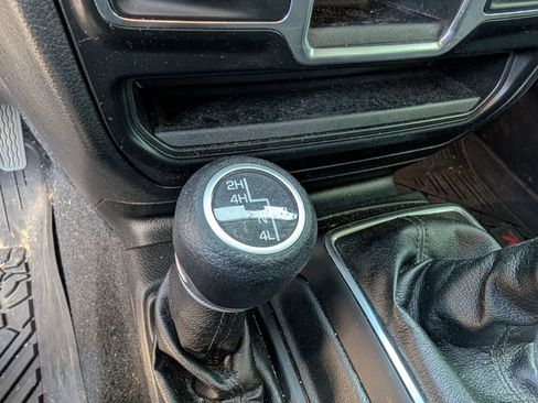 Used 2022 Jeep Gladiator Sport image 9