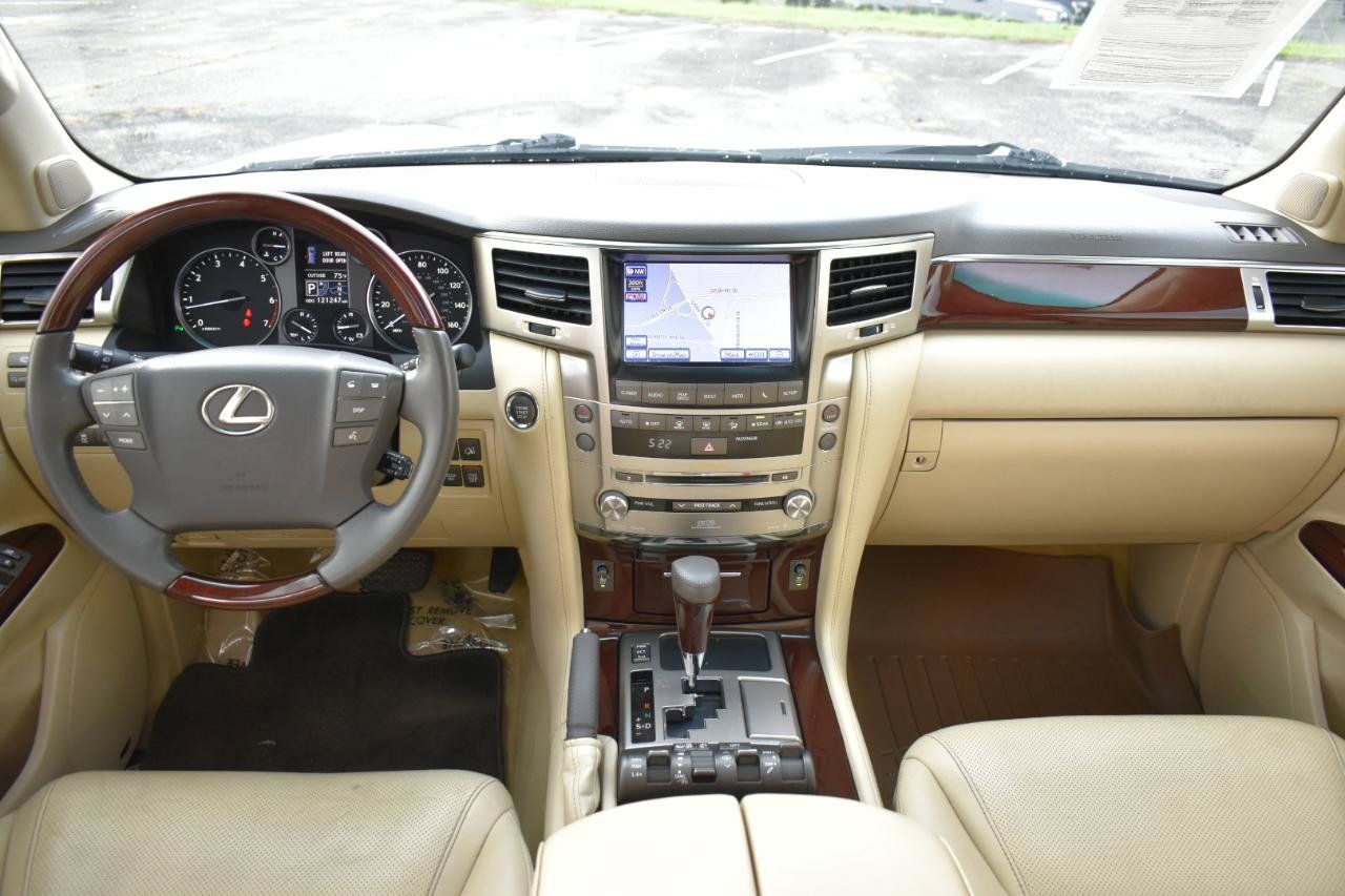 Used 2013 Lexus LX 570 4WD w/ Luxury Pkg image 11
