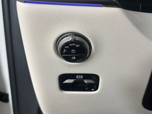 Certified 2026 Mercedes-Benz GLC 300 image 34