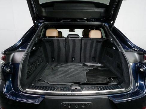 Certified 2024 Porsche Cayenne Coupe AWD/4WD image 33