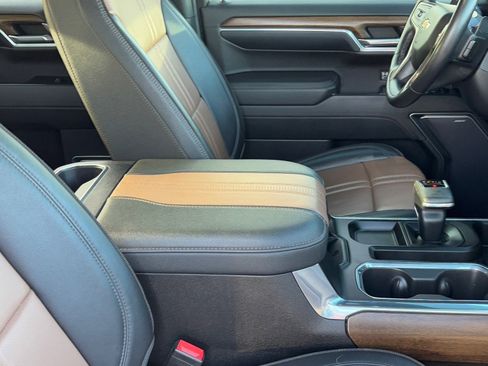 Used 2023 Chevrolet Silverado 1500 High Country image 10