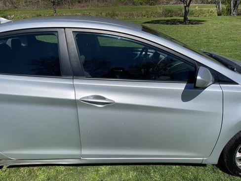 Used 2015 Hyundai Elantra SE w/ Option Group 02 FWD image 33