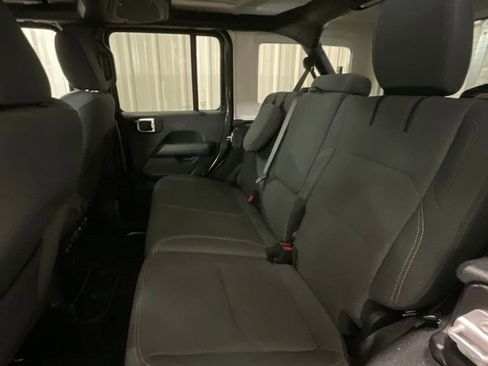 Used 2025 Jeep Wrangler Unlimited Sahara w/ Safety Group image 11