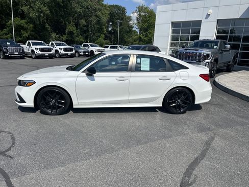 Used 2022 Honda Civic Sport image 2