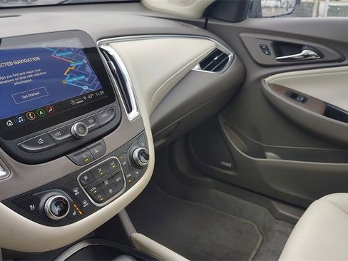 Used 2024 Chevrolet Malibu LT image 25