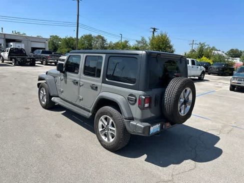 Used 2022 Jeep Wrangler Unlimited Sahara w/ Cold Weather Group AWD/4WD image 8