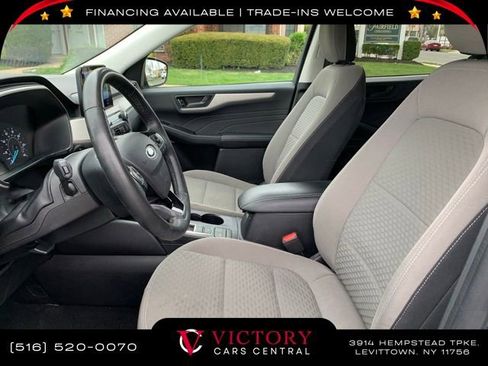 Used 2022 Ford Escape SE w/ SE Sport Appearance Package image 13