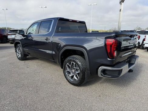 New 2026 GMC Sierra 1500 SLE image 6