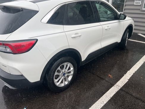 Used 2022 Ford Escape SE w/ Convenience Package AWD/4WD image 6