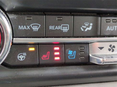 Certified 2022 Ford Expedition XLT image 23