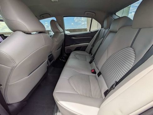 Used 2022 Toyota Camry SE FWD image 10