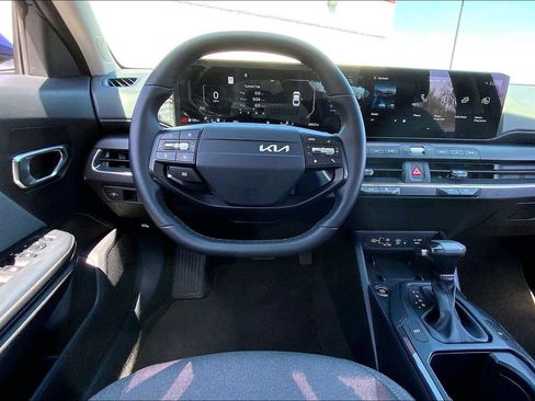 Used 2025 Kia K4 EX image 5