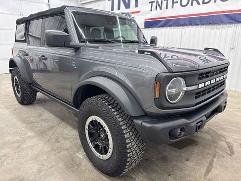 Certified 2022 Ford Bronco Black Diamond w/ Sasquatch Package AWD/4WD image 2