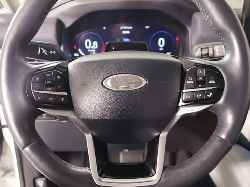 Used 2025 Ford Explorer Platinum w/ Ultimate Package AWD/4WD image 3