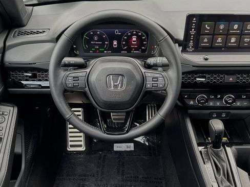 Used 2025 Honda Accord Sport image 11