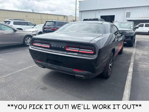 Used 2017 Dodge Challenger SXT RWD image 4