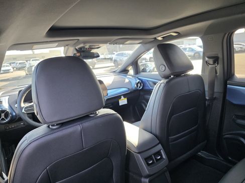 New 2026 Chevrolet Equinox EV LT image 15