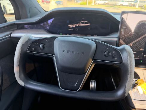 Used 2022 Tesla Model X AWD/4WD image 17