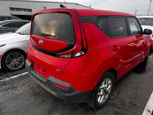 Used 2020 Kia Soul S image 3