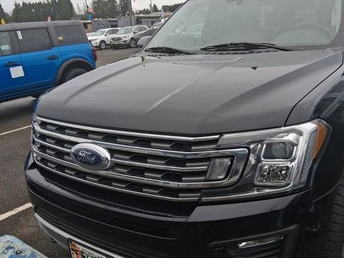 Used 2020 Ford Expedition XLT w/ Equipment Group 202A image 5