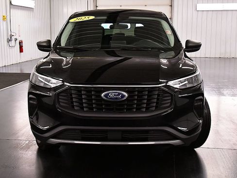 Used 2025 Ford Escape Active AWD/4WD image 2
