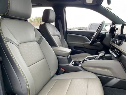 Used 2025 Chevrolet Colorado ZR2 w/ Technology Package image 42