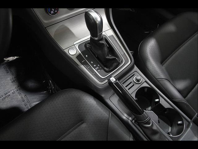 Used 2017 Volkswagen Golf Wolfsburg Edition FWD image 15