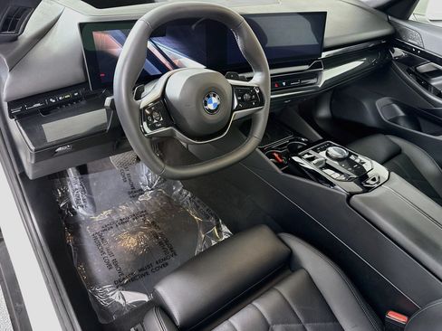 Used 2026 BMW 530i RWD image 23