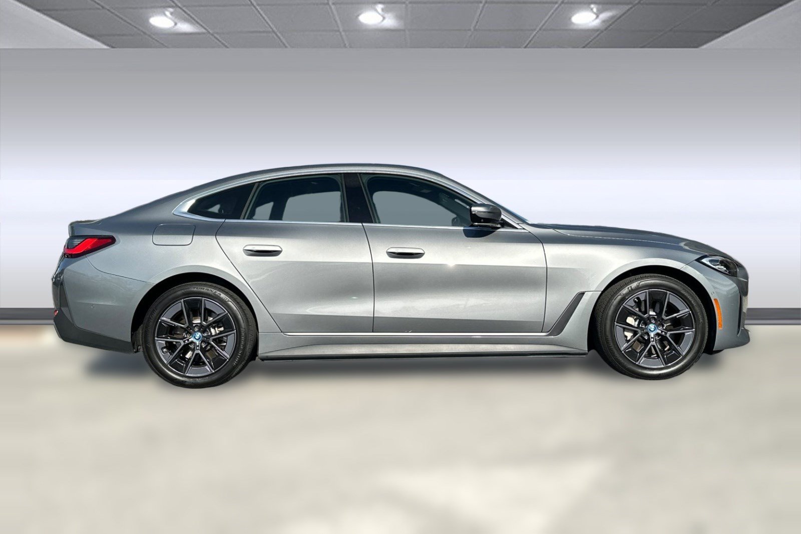 Used 2024 BMW i4 eDrive35 w/ Premium Package RWD image 8
