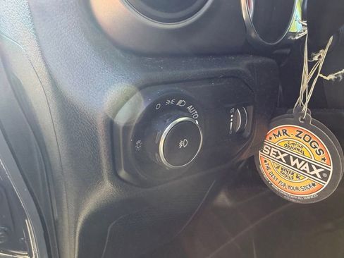 Used 2023 Jeep Wrangler Willys image 18